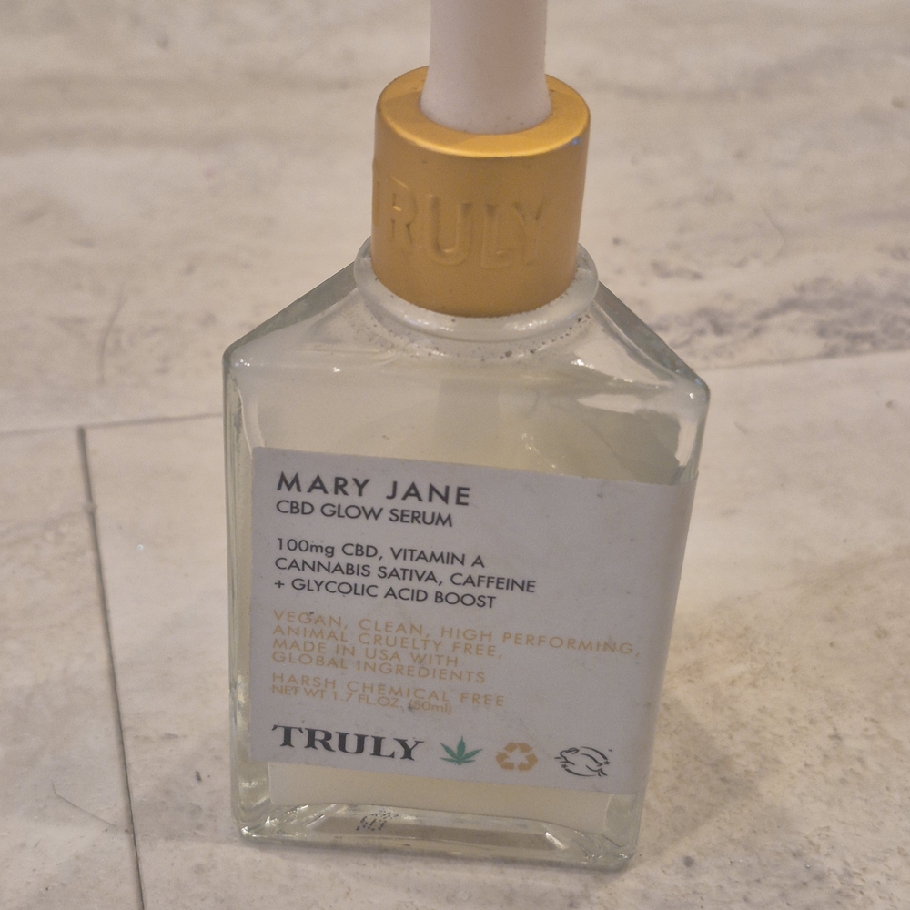 TRULY CBD Glow Serum with Yellow Cap